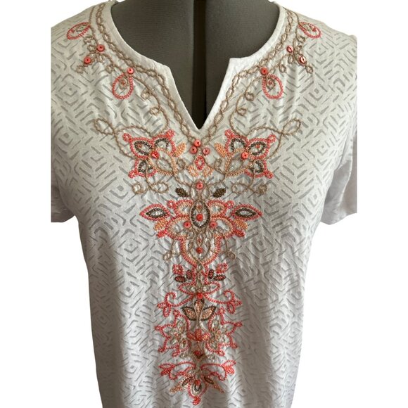 Alfred Dunner White Short Sleeve Embroidered & Sequin Top With Textured Pattern - Picture 2 of 7